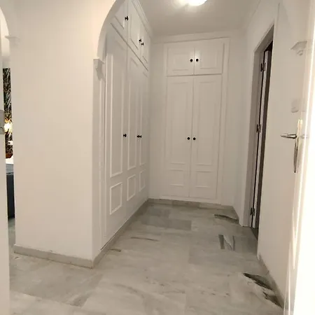 Napoleon 4a With Pool Close To The 马尔韦利亚